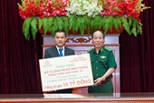 Tập đoàn Hưng Thịnh trao 10 tỉ đồng cho Bộ đội Biên phòng hỗ trợ phòng, chống dịch