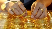 Giá vàng hôm nay 2 2 Vàng trong nước đi ngang, USD suy yếu