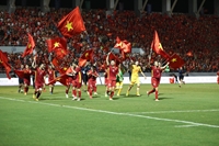 FE CREDIT thưởng nóng 3 tỉ đồng cho đội tuyển bóng đá nữ Việt Nam
