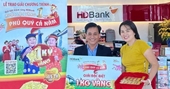 Một nữ khách hàng tại TPHCM rinh ngay 1 ký vàng khi gửi tiết kiệm HDBank